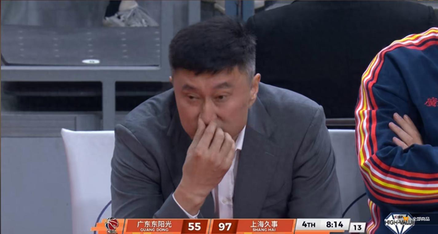 爱游戏官方入口-广东狂输40分揪出祸首！准备不足，信迷一人坑全队，杜锋难辞其咎